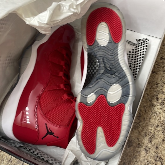 Jordan 11’s . Win like 96 brand new dead stock - Picture 5 of 7